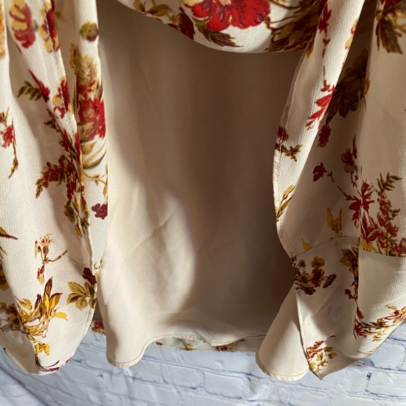 Zac & Rachel Cream and Red Floral Blouse - Picture 5 of 5